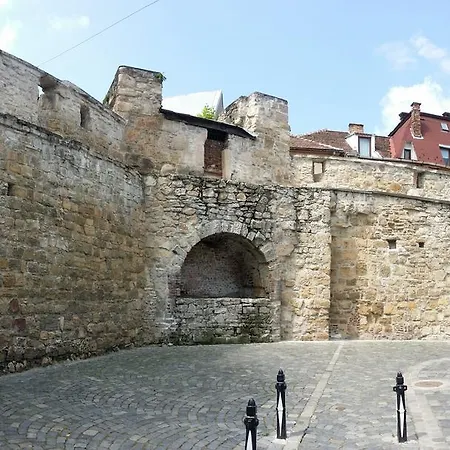 2 Doors - City Center