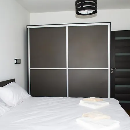 2 Doors - City Center