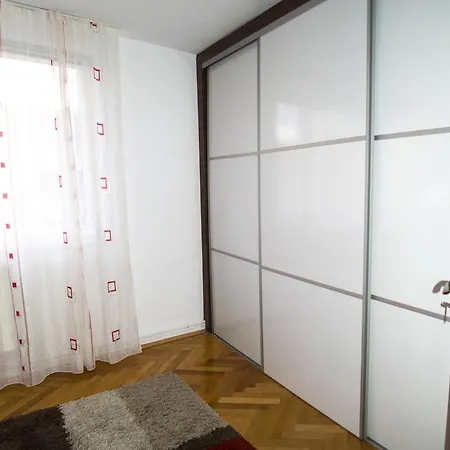 2 Doors - City Center Cluj-Napoca
